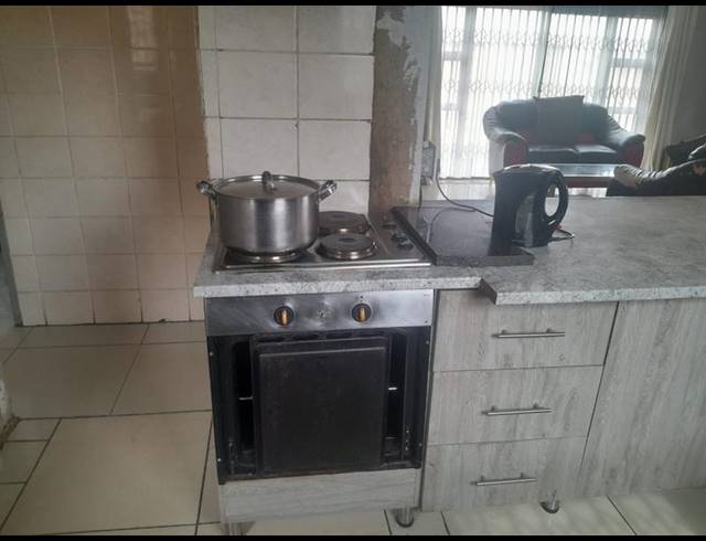 3 BEDROOM HOUSE FOR SALE IN LENASIA SOUTH EXT 4